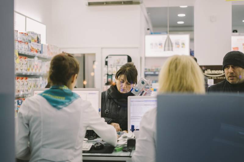 Faut-il vendre le fonds de commerce ou les parts sociales d’une officine de pharmacie à Marseille ?